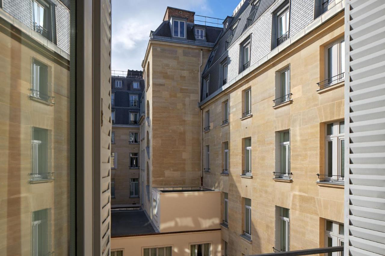 Hotel Regina Louvre Paris Ngoại thất bức ảnh The courtyard of the Hôtel de Matignon