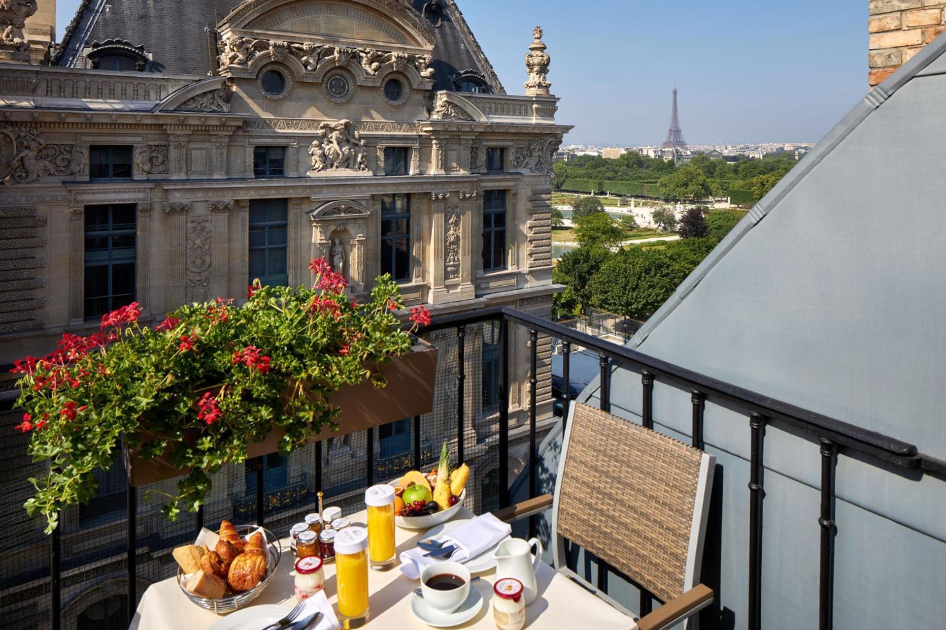 Hotel Regina Louvre Paris Ngoại thất bức ảnh Breakfast at the Hotel de Crillon