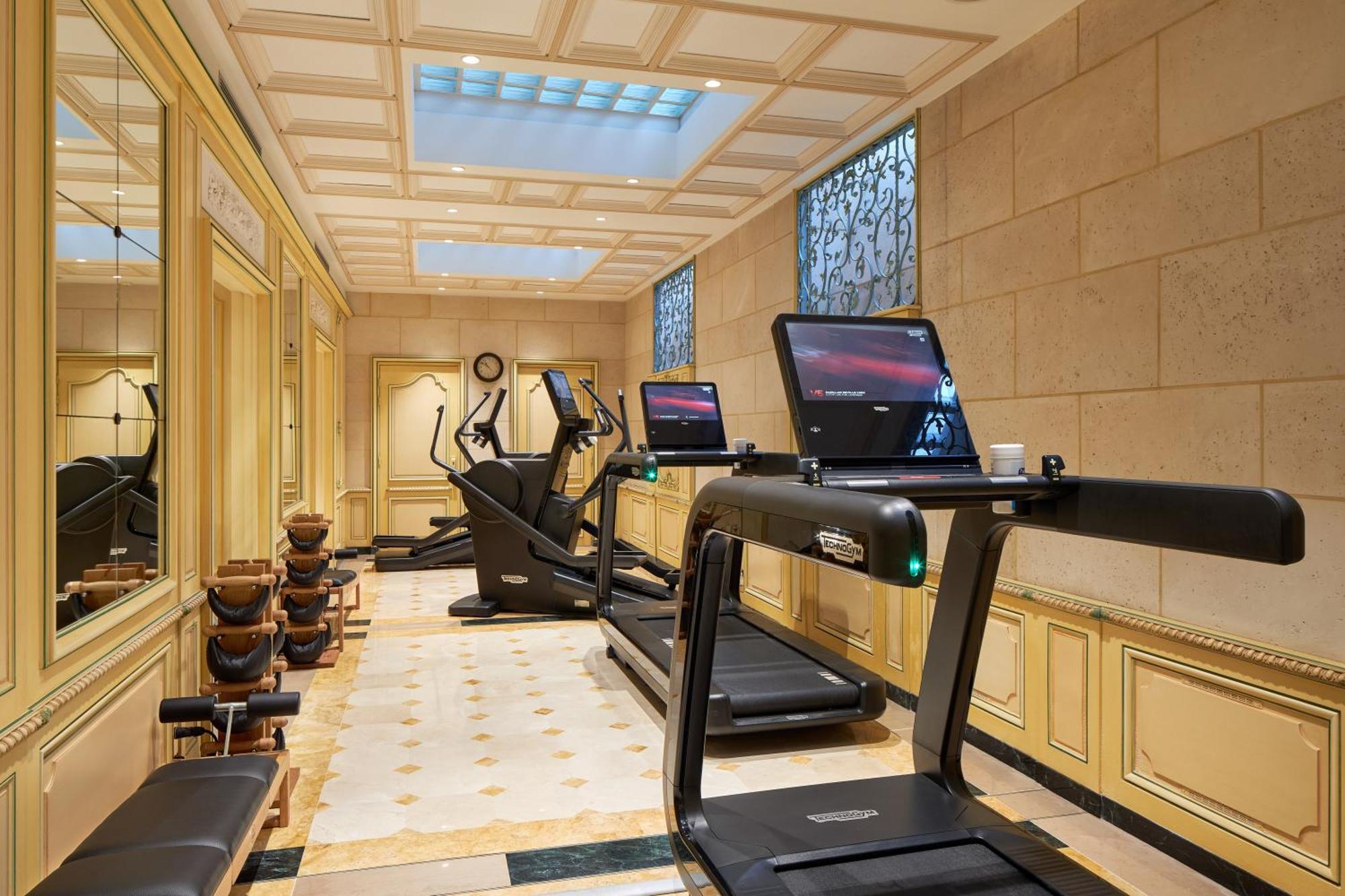 Hotel Regina Louvre Paris Ngoại thất bức ảnh The gym at the Mandarin Oriental, Paris